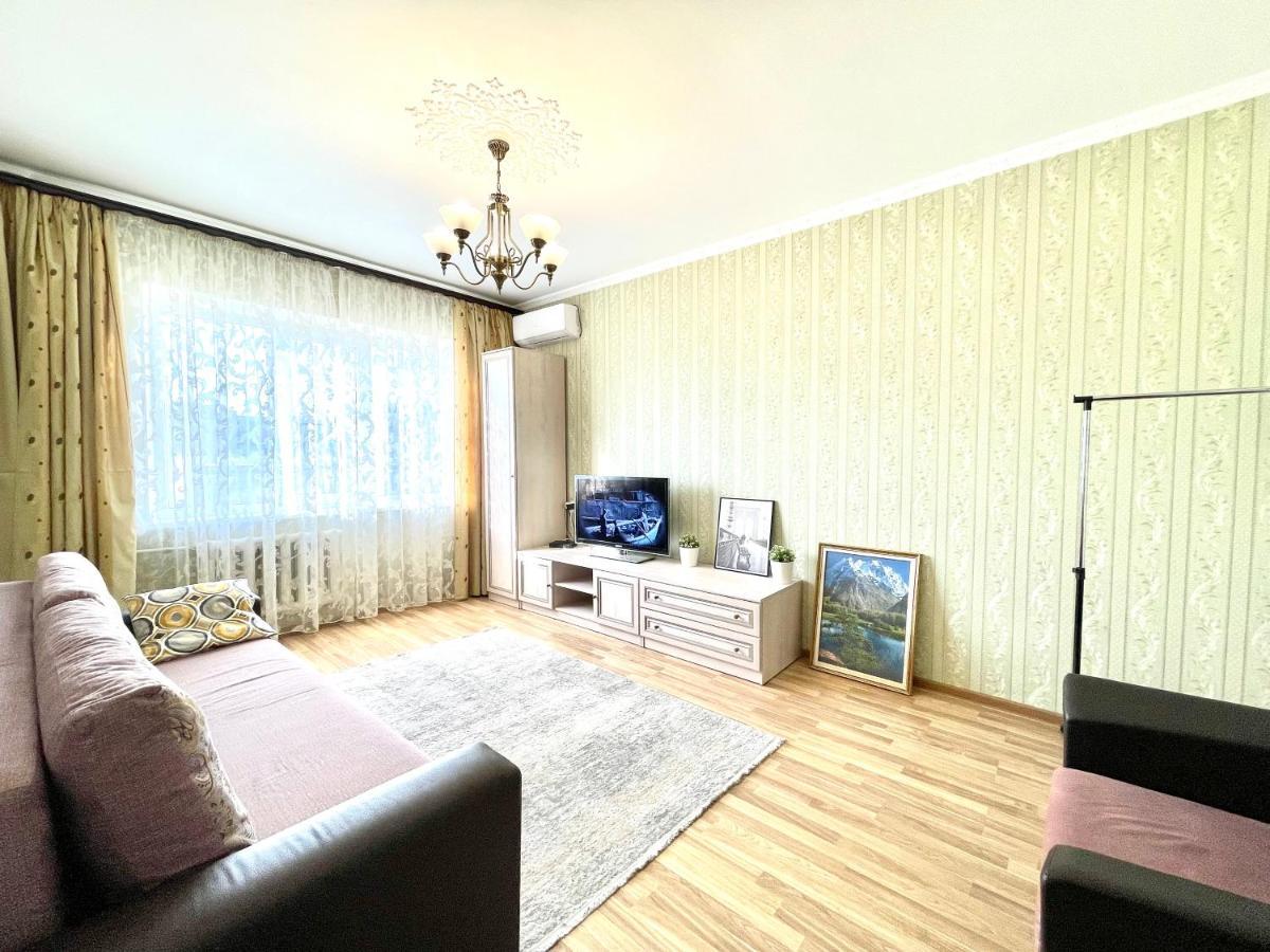 Cozy Three-Room Apartment With Mountain View الماتي المظهر الخارجي الصورة